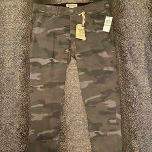 ✨🆕✨ ‼️BOGO 🆓‼️🧟‍♀️ Democracy Camo Pants 🧟‍♀️